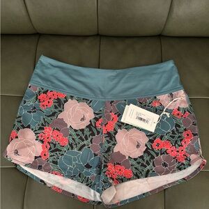 Carve Designs Borneo Shorts NWT .. Small